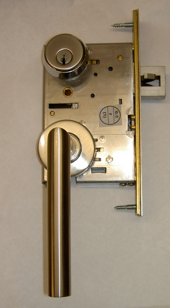 ada KEYED SLIDING DOOR LOCK